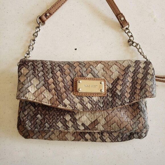Nine West Crossbody Bag Neutral Tones Woven Faux Leather Pattern Boho Y2K - Picture 5 of 8